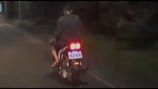 在一群人之中，猴子總是特別顯眼（檢舉兩張成功）