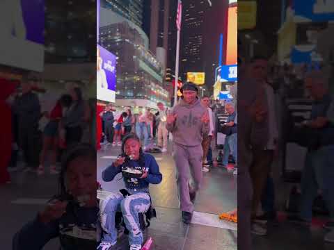 Ik how to make her smile