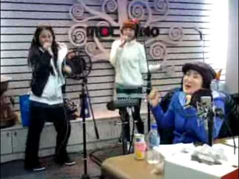 Rock u Live - Kyu ri & IU.flv