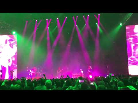 Twenty One Pilots - Tubthumping/No Diggity Cover LIVE (Emotional Roadshow Tour 2017 Albany NY)
