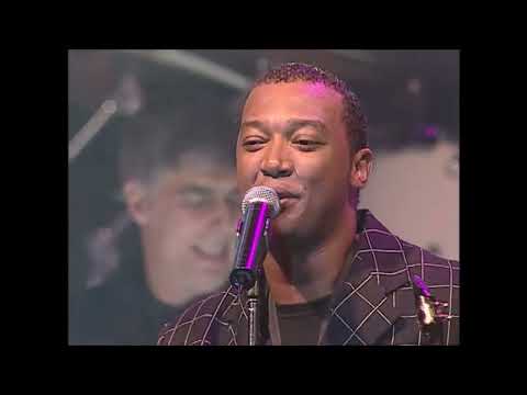 Debaixo das asas - Marquinhos Gomes