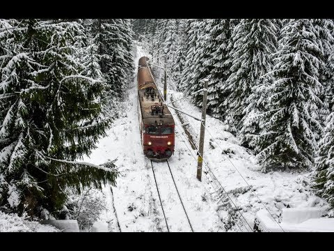 EA546 intra in tunel cu trenul R5704 Ilva Mica - Suceava - 06.12.2017