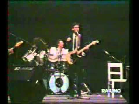 PASSAGGI A LIVELLO.WMV FRANCO BATTIATO-Patriots tour 1981