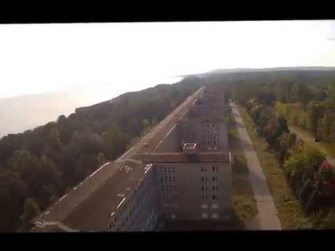 Luftaufnahme: KdF-Bau Prora - das längste Gebäude der Welt! Ostseeinsel Rügen und die Geschichte