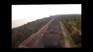 preview picture of video 'Luftaufnahme: KdF-Bau Prora - das längste Gebäude der Welt! Ostseeinsel Rügen und die Geschichte'