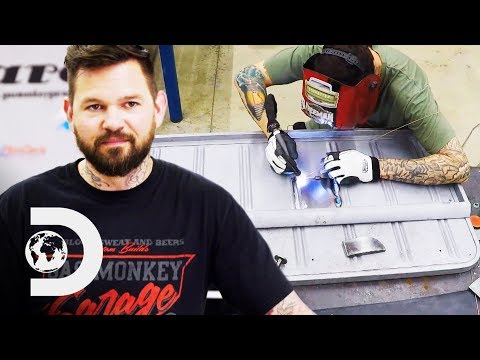 ブレイディバンチワゴンに3列目シートを装着｜Fast N' Loud (Installing A Third Row Seat In The Iconic Restored Brady Bunch Wagon | Fast N' Loud)