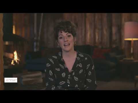 Lindsey Kurowski of Magnolia Network’s Inn the Works and owner of Knotty Pine Print and Design