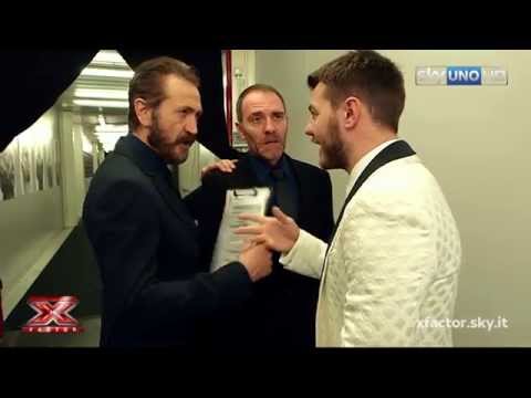 OGNI MALEDETTO NATALE - A X Factor i Buttafuori non fanno entrare Alessandro Cattelan