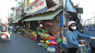 Đường phố chợ Phan Thiết chiều gần tết mà quá vắng vẻ