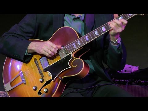 Solo Jazz Guitar - Andy Brown Solo at Studio5