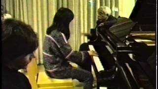 Practicing the dominant scale adding distracting notes