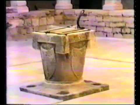 FRANJEVAČKI SAMOSTAN KRAJ 1988   fra FABIJAN BUBLE vjenčanje ima  KRAJ 25  XI  1988