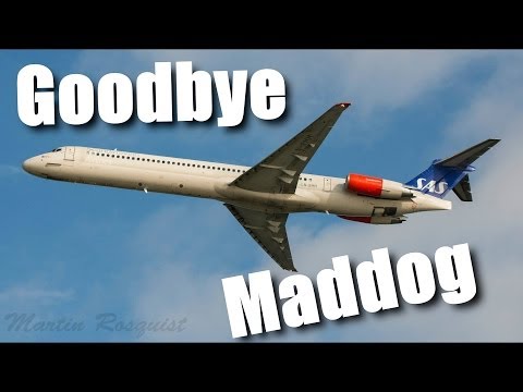 Lowpass & Farewell Flight of SAS' McDonnell Douglas MD-82 [HD]