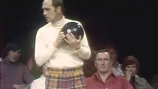 Bob Newhart &amp; Dick Martin vs  Anthony Newley &amp; Nipsey Russell