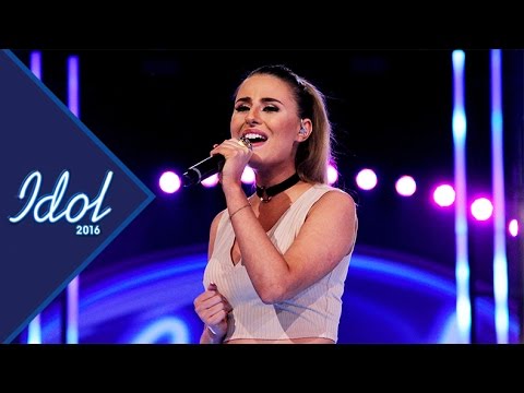 Zeana Muratovic framför låten A Woman's Worth i Idol 2016 - Idol Sverige (TV4)