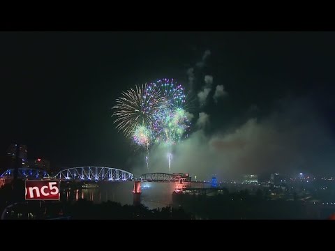 Thousands Brave Rain For July 4th Celebration