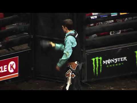 Garrett Green rides Broken Trigger for 83 points (PBR)