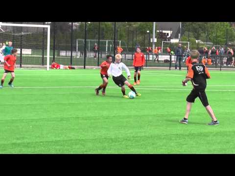 17 mei 2015 VV De Meern D3 - VV De Meern D4 FPT 3-0 Doelpunt Musie, assist Sem