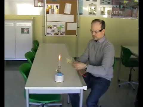 Schauversuche - Feuerspucken mit Bärlappsporen   MPEG