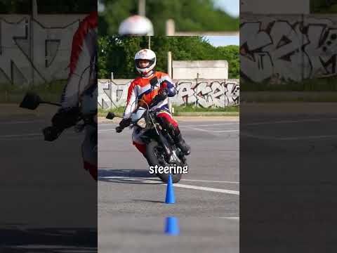 Why leaning doesn't work on a motorcycle