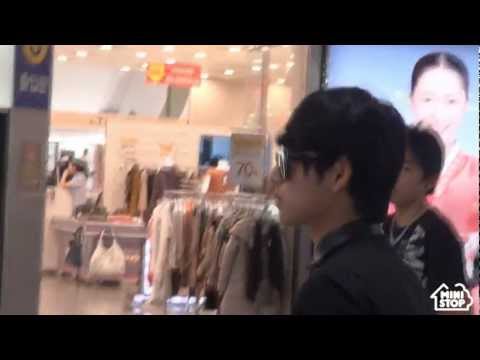 [FANCAM] 120730 김포공항 입국 ZE:A 시완