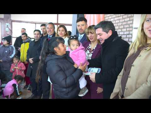 Orrego visitó un operativo San Juan Cerca e hizo entrega de anteojos en Pocito