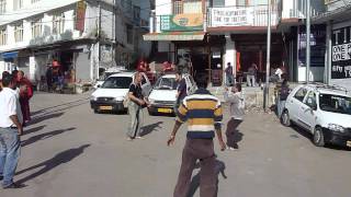 preview picture of video 'Inde 2010 : Dharamsala - Foot de rue'