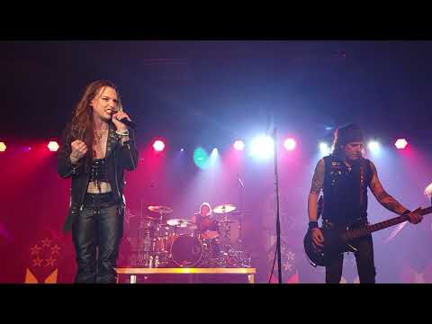 Skid Row x Lzzy Hale-18 & Life