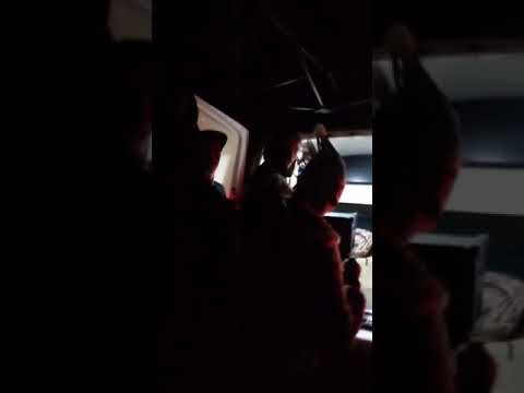 Mini teuf improvisée à l'arrière d'un camtar 🚚 😜