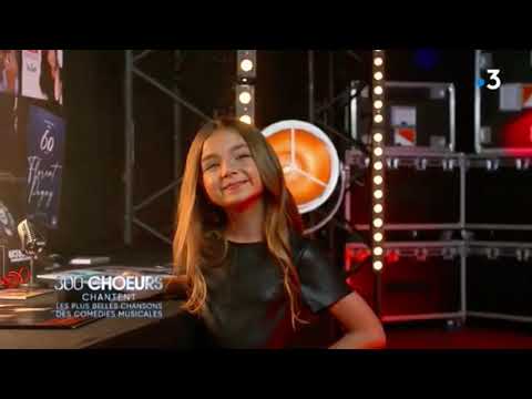 Valentina au 300 chœurs avec Julien Clerc  ( Émilie Jolie )