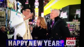 Kathy Griffin Makes Fun of Mariah Carey NYE 2017 disaster