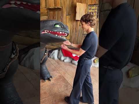 Toothless at Universal Epic Universe #HowToTrainYourDragon