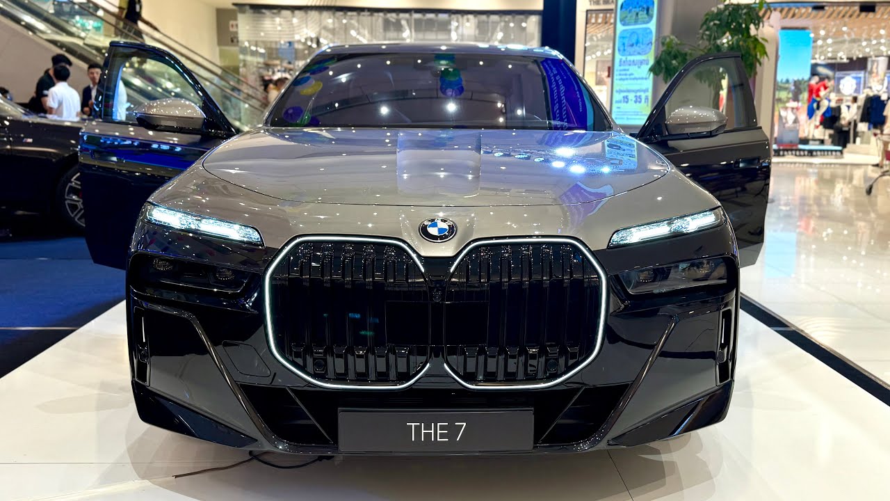 2025 BMW 7 Series 740i – The Ultimate Luxury Sedan - Detail and walkaround