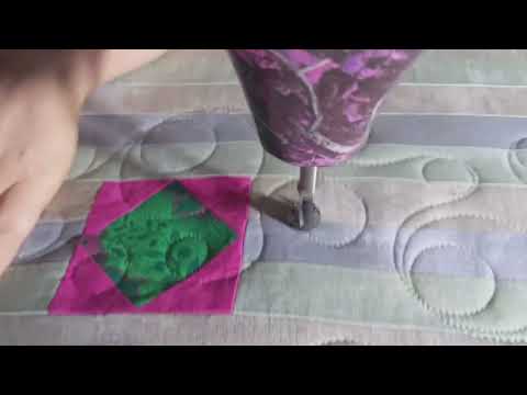 Double bubble circles free motion longarm quilting edge to edge hand guided instructional video