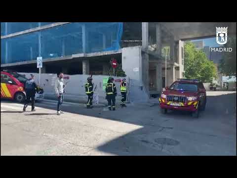 Dos trabajadores atrapados tras el derrumbe de un edificio en obras en Madrid 