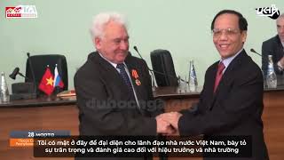 [Tư liệu] Đại sứ Phạm Xuân Sơn thăm và làm việc tại Đại học Dầu khí Ufa