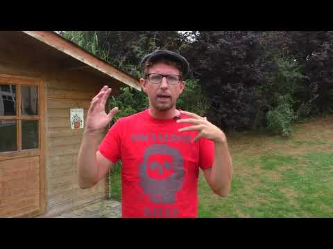 Nicht logisch. Sondern links. - Moritz Neumeier im Gespräch mit sich selbst.