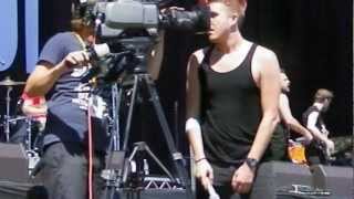 The Blackout - Save Ourselves (The Warning) [Live @ Adelaide Soundwave 2013]