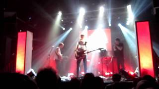 Tom Vek \\ The lower the sun \\ Heaven