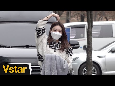 청하(CHUNGHA)가 보여주는 마음의 위로가 되는 '하트' (SBS '철파엠' 출-퇴근길)