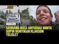 Momen Seorang Bule Boncengan Motor Kegirangan Saat Sopir Bus Bunyikan Klakson Teloletnya