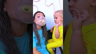 Download lagu Cute baby 😘😍👼 mp3