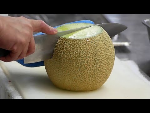 Best Melon Cutting Japanese Skills (How to Cut a Cantaloupe)
