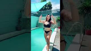 bikini TikTok be like....