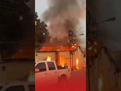 ¡Tragedia en Zaraza! Años de historia consumidos por el fuego  en un instante