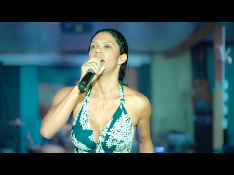 Female Reggae Singer sings War by Bob Marley (Cover) What a Voice! | Dian Celis