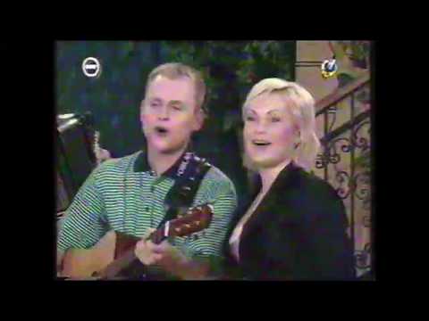 Naša zlata Oma + Torta Tinek Ptujskih 5 v  oddaji Raketa pod kozolcem 2.11.2001