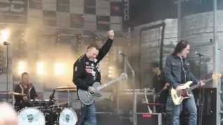 Mustasch med Black City på Solvalla. 20120922