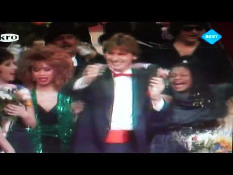 De playback en soundmix show met Hennie Huisman en de kandidaten jaar 1983