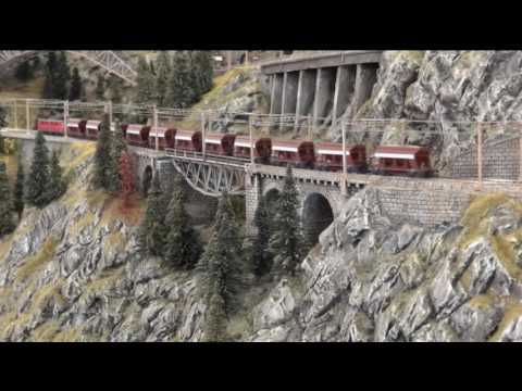 Einige Züge auf der Schweizer Alpenbahn / Some trains on my Swiss N-scale layout